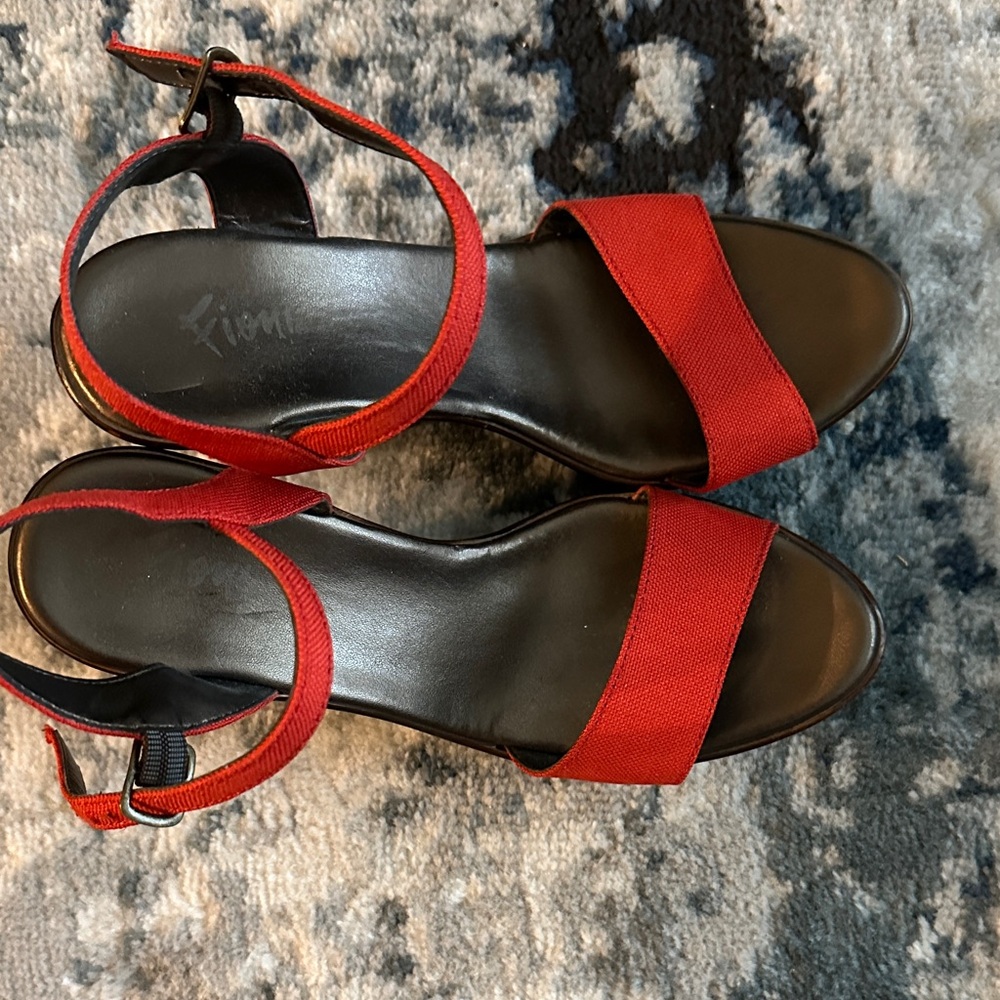 FIONI Clothing Red Ankle-Strap Platform Sandals